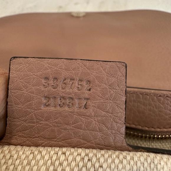 AUTHENTIC Gucci soho flap - Picture 9 of 16